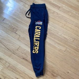 Navy blue Cleveland cavaliers joggers!
